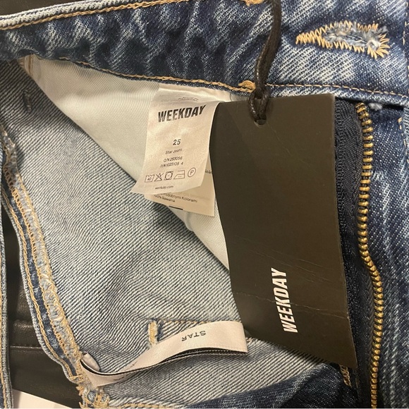 NWT Weekday Star Cut Out High Rise Jeans - Picture 2 of 6